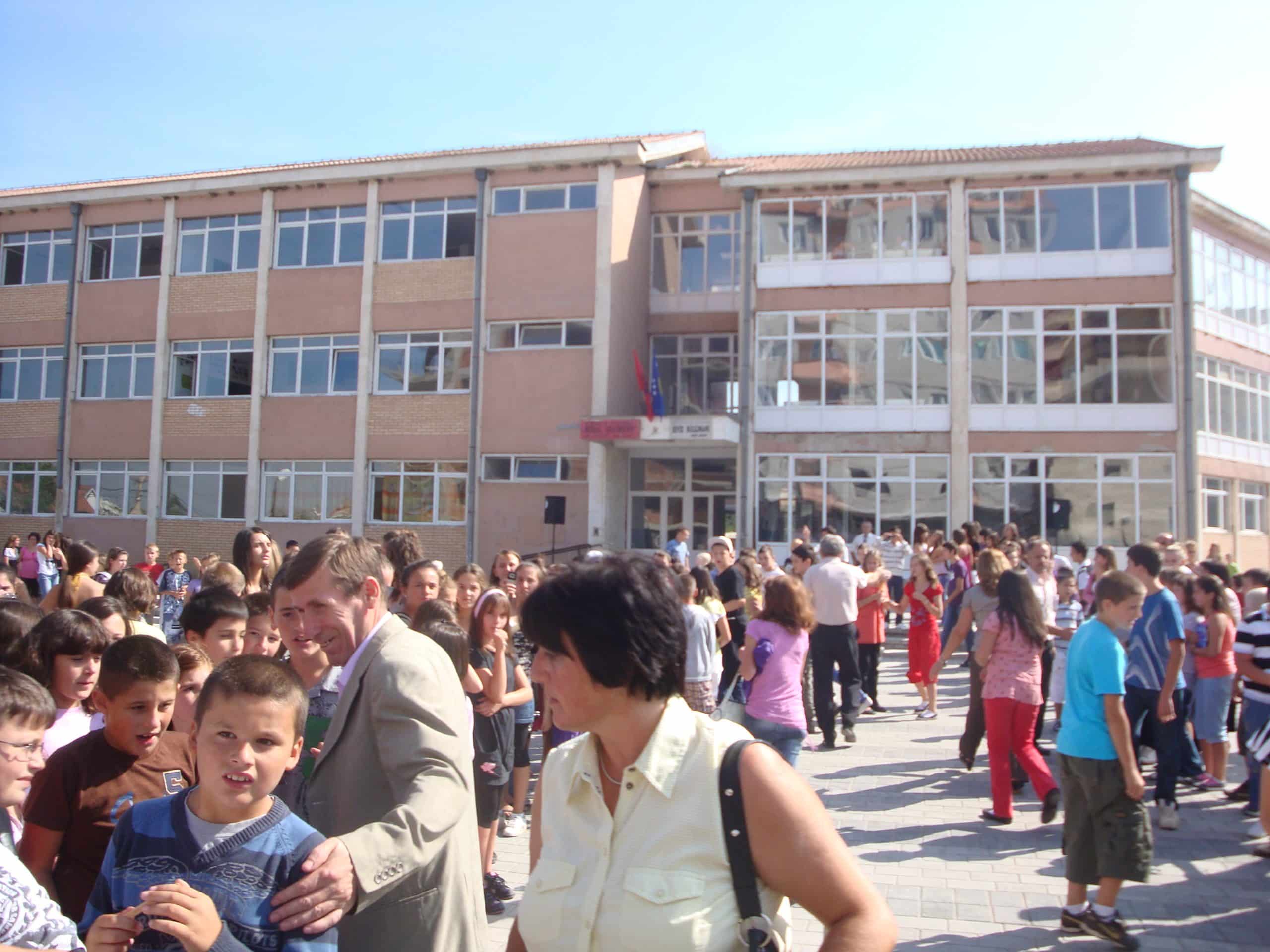 Filloi viti shkollor 2011-2012