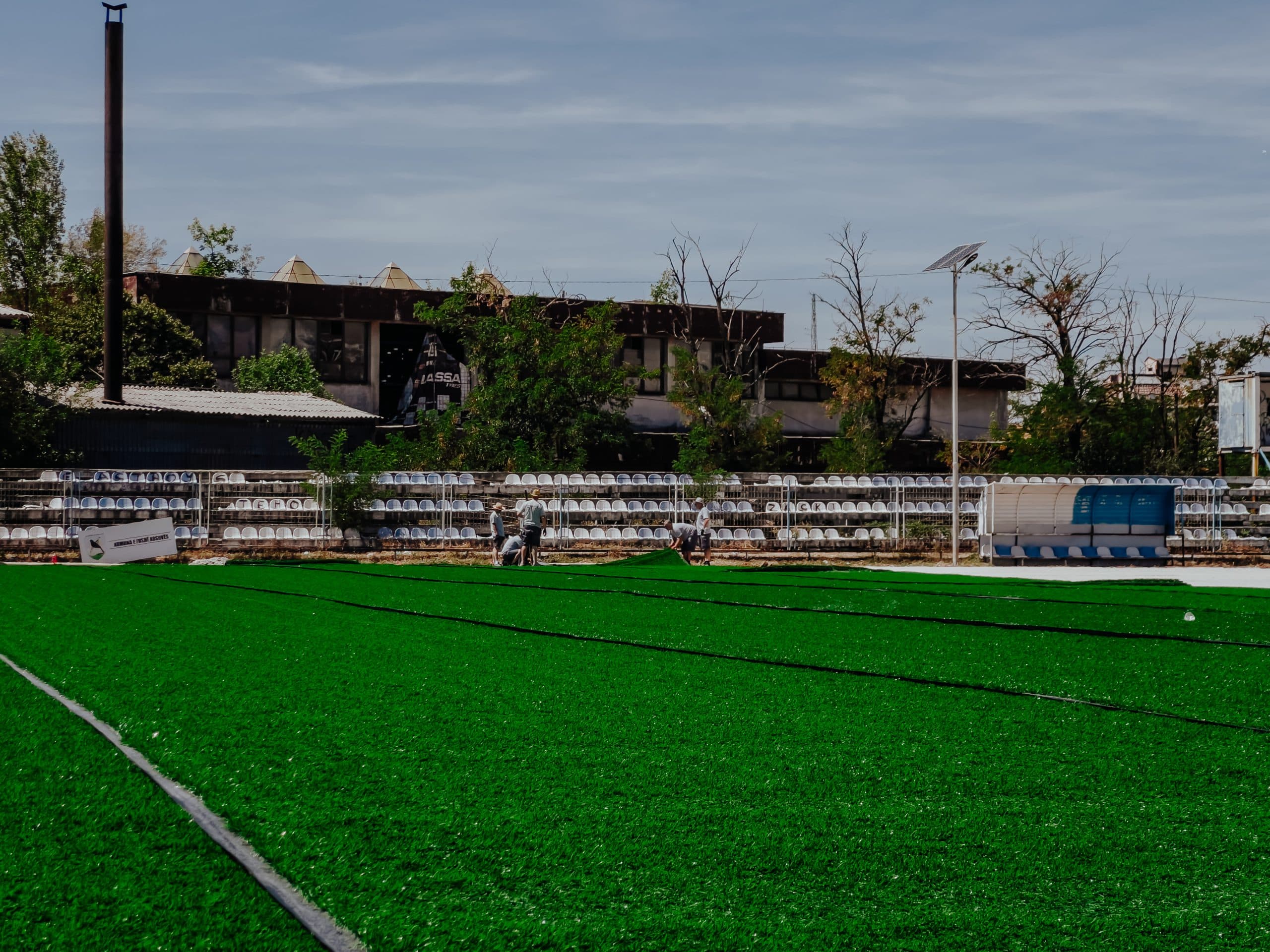 Faza e parë e punimeve në stadiumin e qytetit, drejtë përfundimit