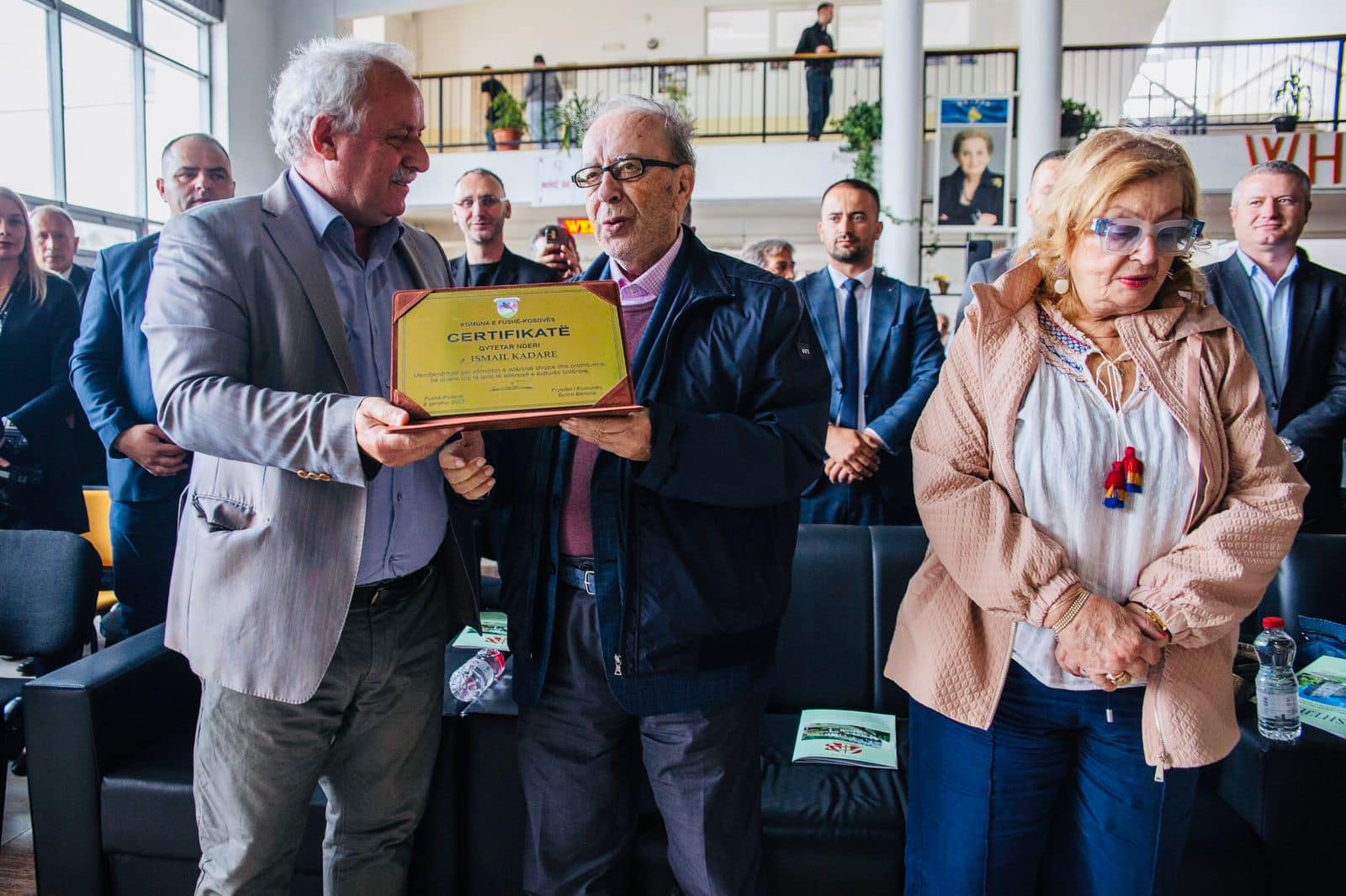 Komuna e Fushë Kosovës shprehë dhimbje të thellë me rastin e ndarjes nga jeta të kolosit të letërsisë botërore dhe shqiptare, Ismail Kadare