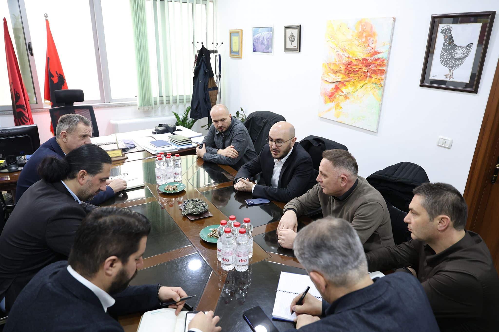 Takim zyrtar me përfaqësuesit e KEDS